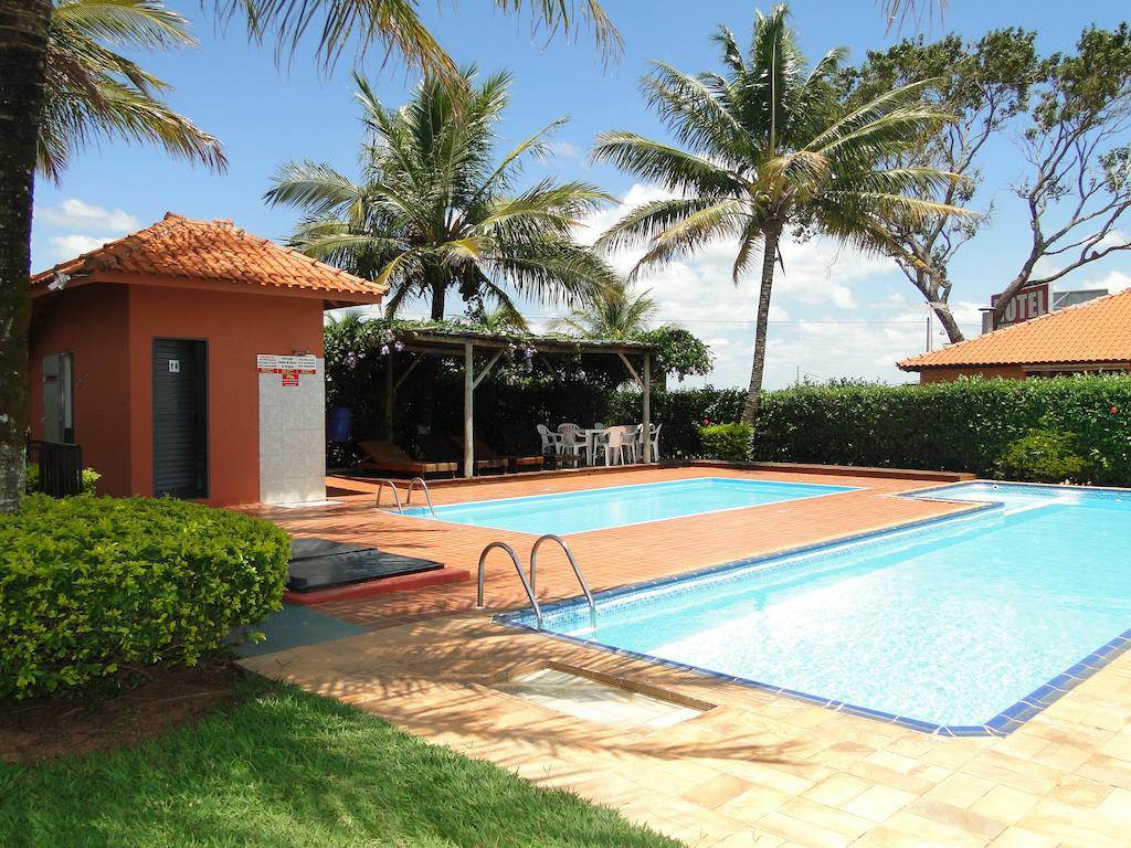 Hotel Pousada Vale Do Sol Em Pompéia Екстериор снимка