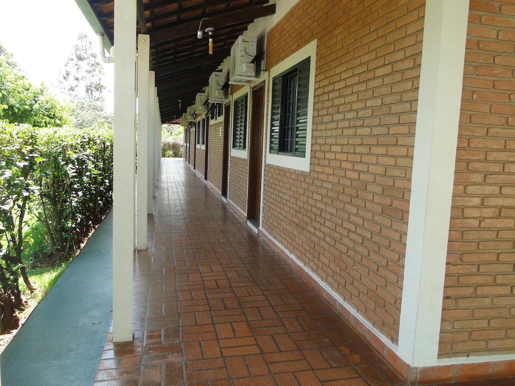 Hotel Pousada Vale Do Sol Em Pompéia Екстериор снимка