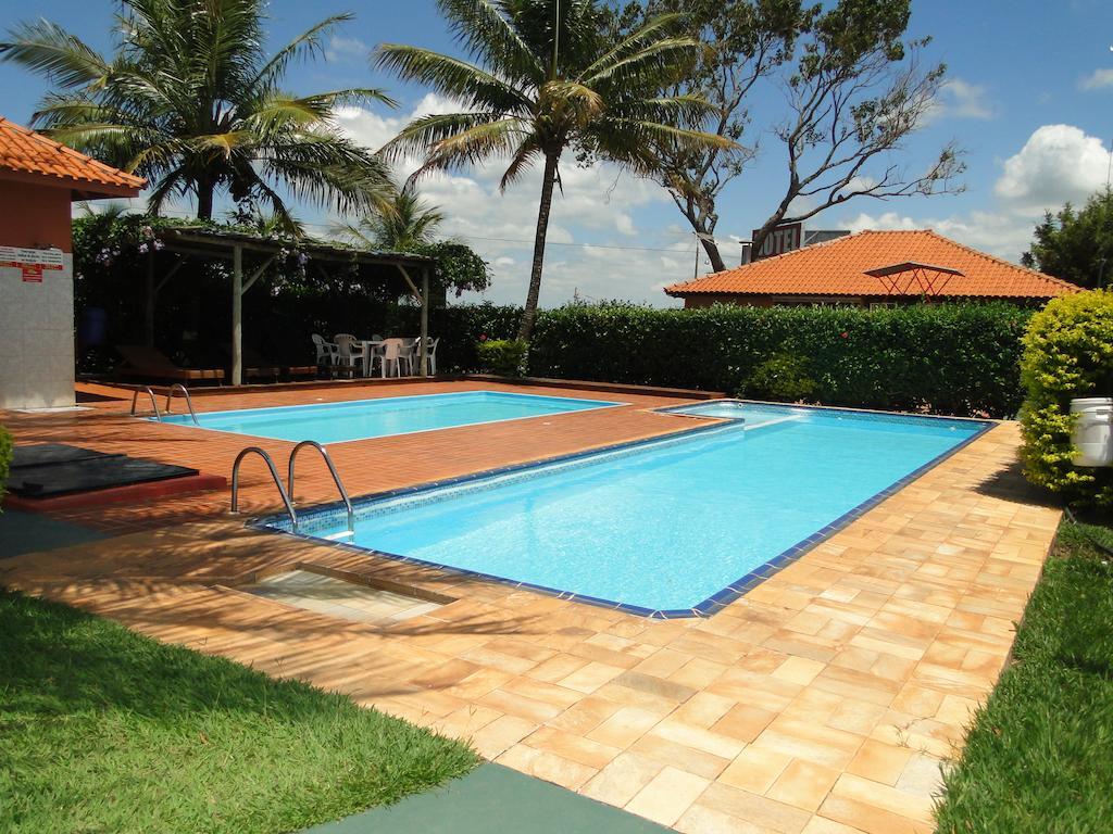 Hotel Pousada Vale Do Sol Em Pompéia Екстериор снимка