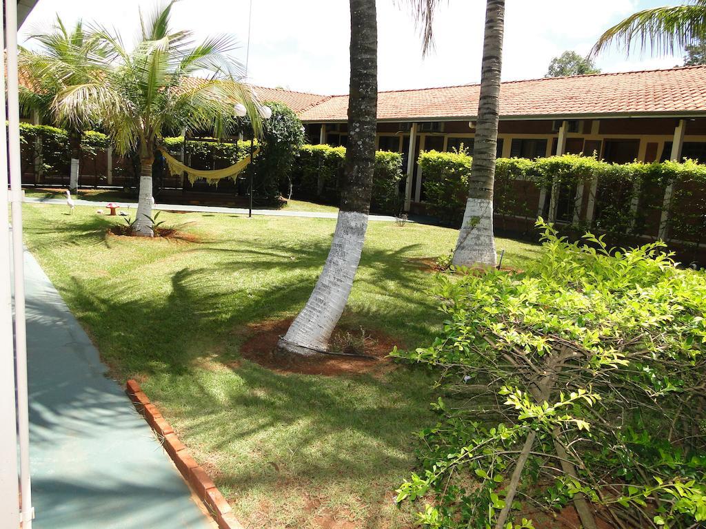 Hotel Pousada Vale Do Sol Em Pompéia Екстериор снимка