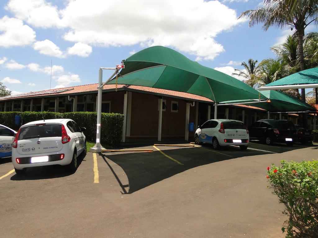 Hotel Pousada Vale Do Sol Em Pompéia Екстериор снимка
