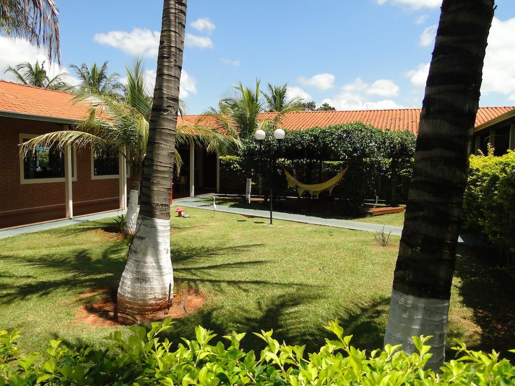 Hotel Pousada Vale Do Sol Em Pompéia Екстериор снимка
