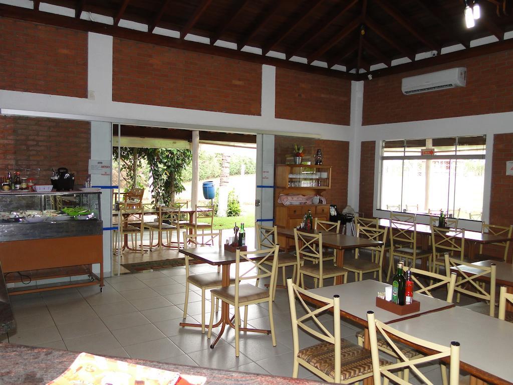 Hotel Pousada Vale Do Sol Em Pompéia Екстериор снимка
