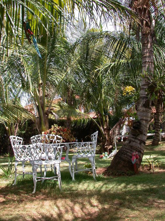 Hotel Pousada Vale Do Sol Em Pompéia Екстериор снимка