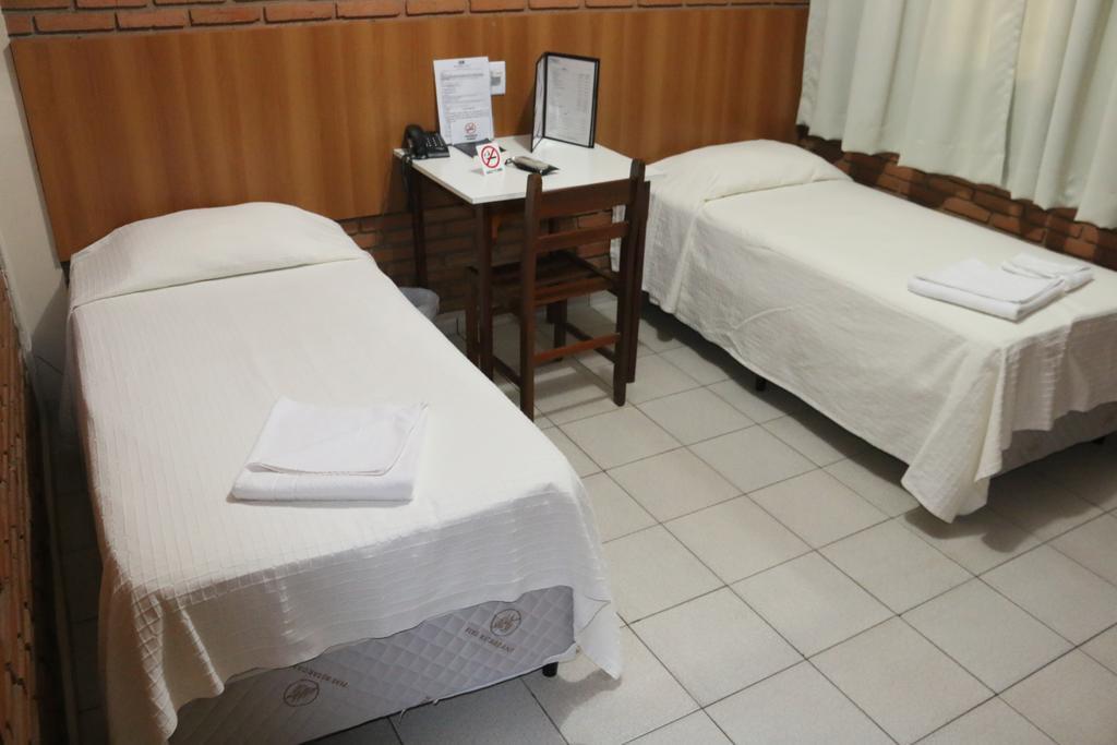 Hotel Pousada Vale Do Sol Em Pompéia Екстериор снимка