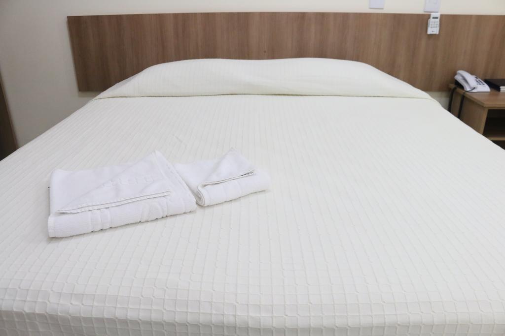 Hotel Pousada Vale Do Sol Em Pompéia Екстериор снимка
