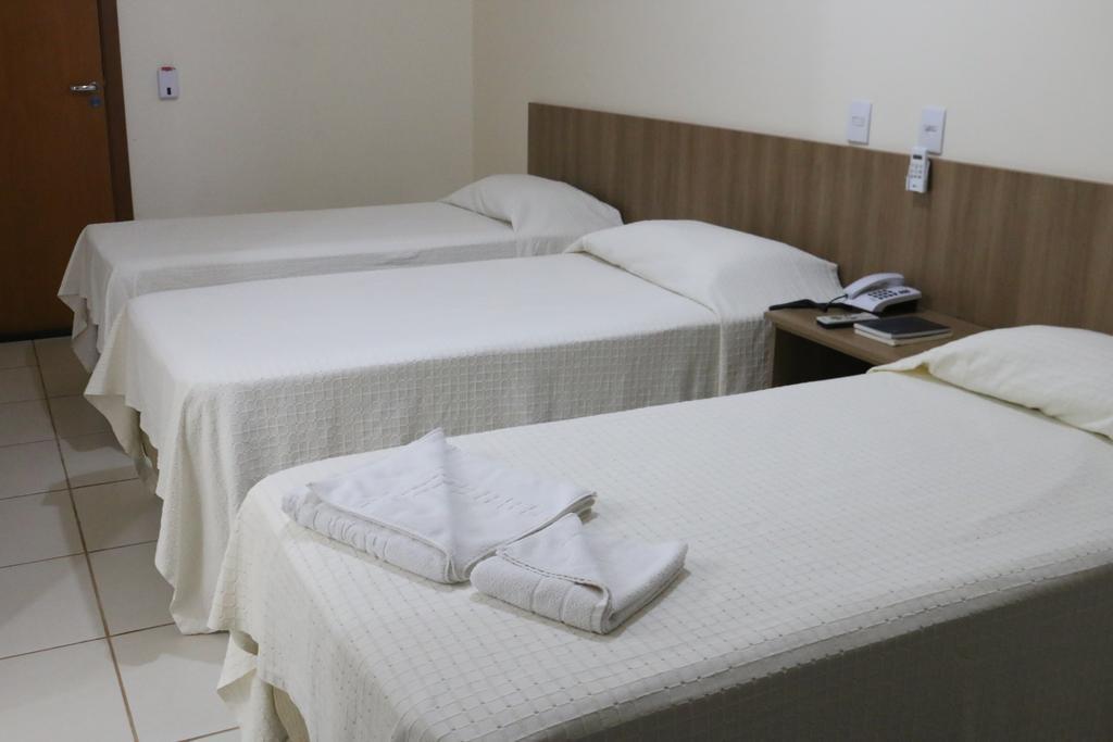 Hotel Pousada Vale Do Sol Em Pompéia Екстериор снимка